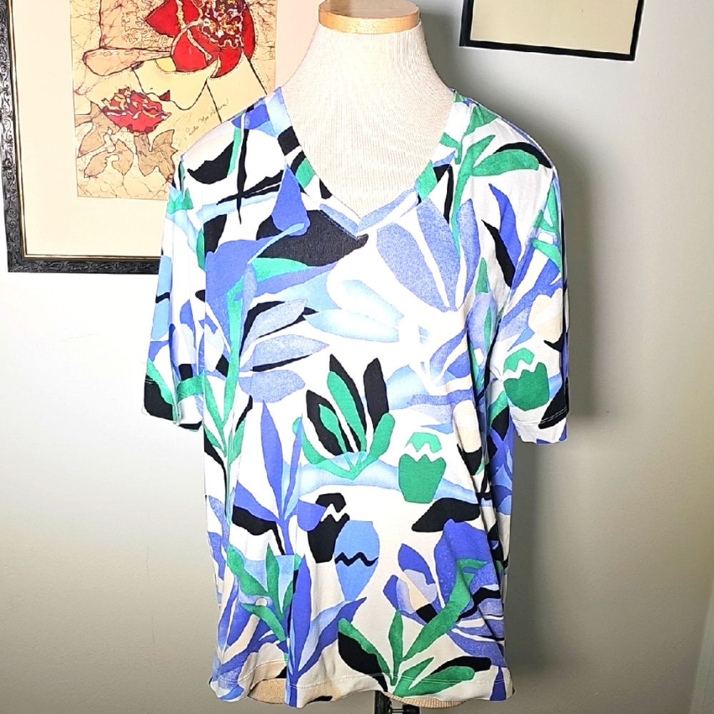 Chico's Abstract Floral V-Neck Top. Blue and Green. Prima Cotton. Size XL